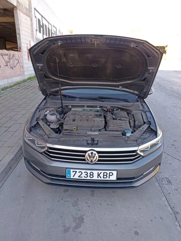 2017 Volkswagen Passat Variant 2.0TDI Advance - Image 13