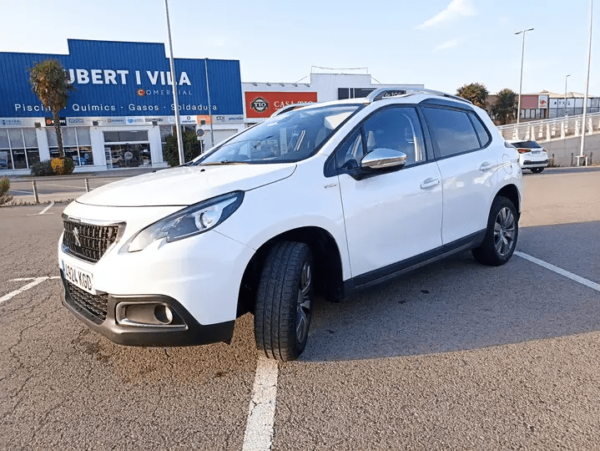 2017 Peugeot 2008 1.2 Style PureTech Automático - Image 2