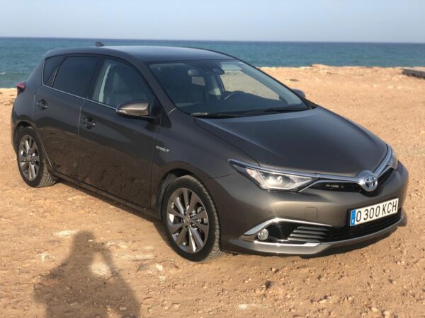 2017 Toyota Auris Híbrido Automático - Image 2