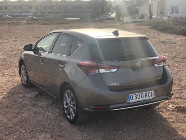 2017 Toyota Auris Híbrido Automático - Image 4