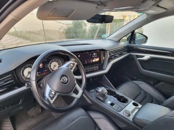 2019 Volkswagen Touareg 3.0TDI V6 Premium Tiptronic - Image 5