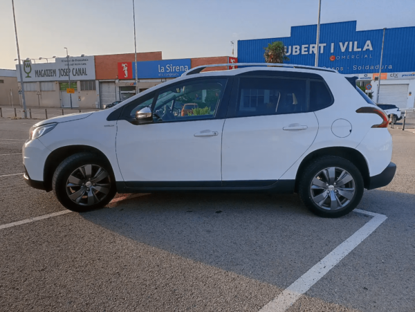 2017 Peugeot 2008 1.2 Style PureTech Automático - Image 3