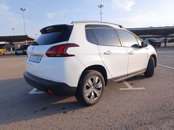 2017 Peugeot 2008 1.2 Style PureTech Automático - Image 4