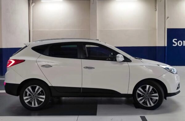 2014 Hyundai iX35 2.0CRDI 4X4 EcoB - Image 3