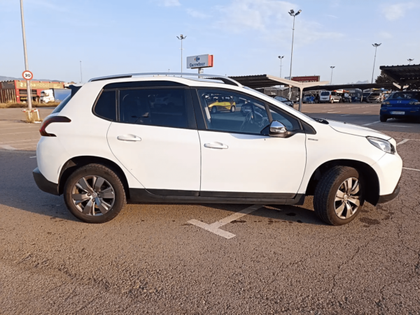 2017 Peugeot 2008 1.2 Style PureTech Automático - Image 5