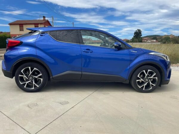 2019 Toyota C-HR 125H Advance - Image 17