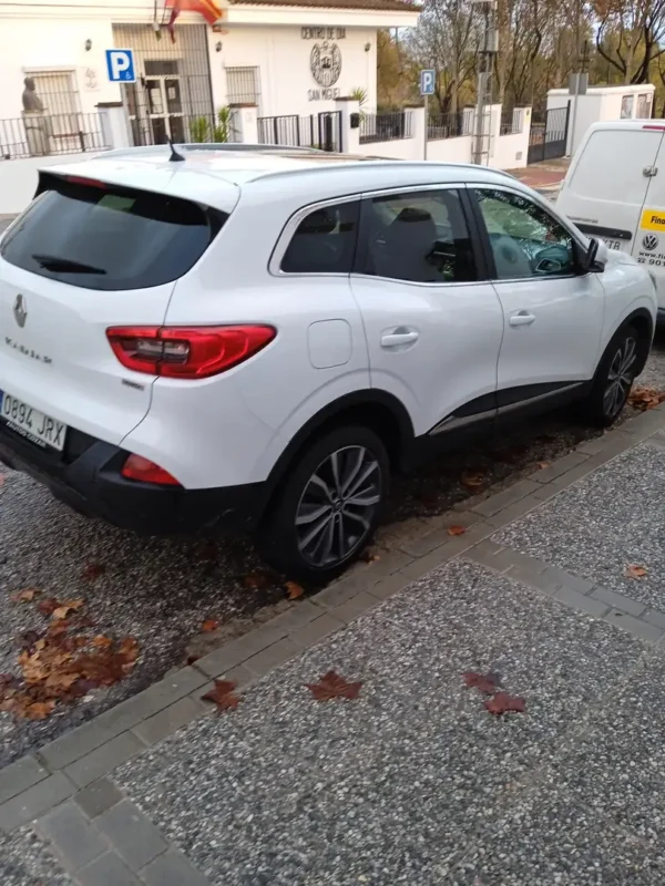 2016 Renault Kadjar 1.6dCi Energy Zen 4x4 - Image 3