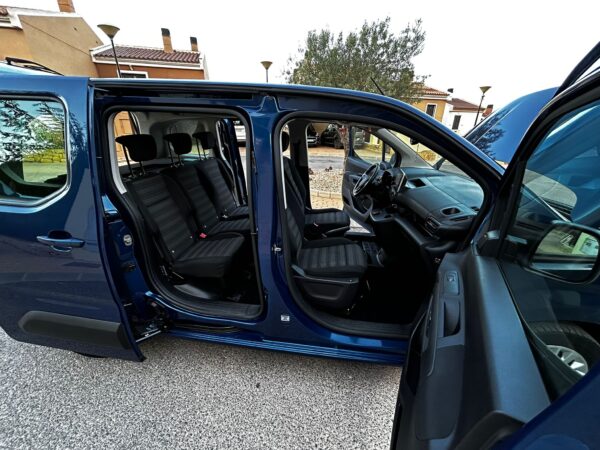 2019 Opel Combo Life 1.6bluehdi - Image 9