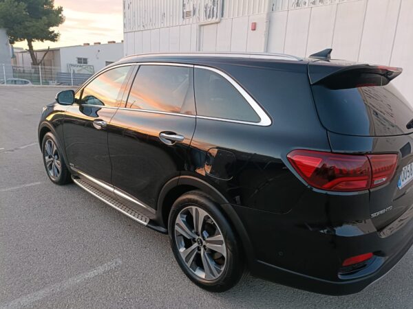 2019 Kia Sorento - Image 4