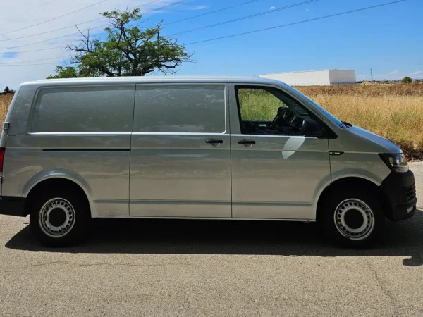 2015 Volkswagen Transporter Furgón - Image 4