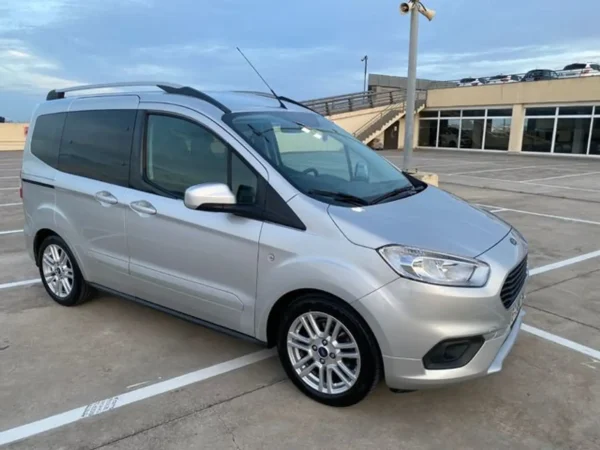 2019 Ford Tourneo Courier 1.0 Ecoboost Titanium - Image 2