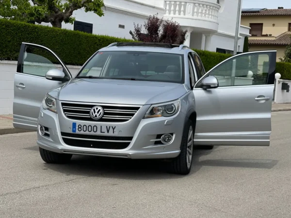 2009 Volkswagen Tiguan 4x4 2.0TDI R-Line - Image 2