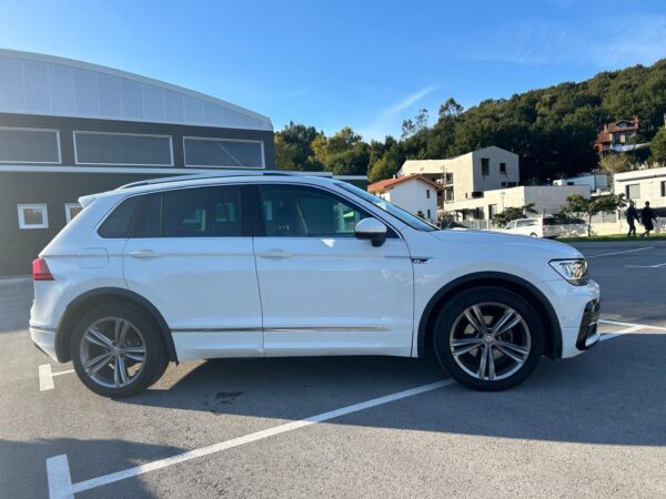 2019 Volkswaguen Tiguan 2.0 TDI R-Line - Image 2