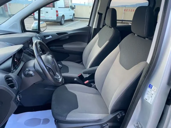 2019 Ford Tourneo Courier 1.0 Ecoboost Titanium - Image 8