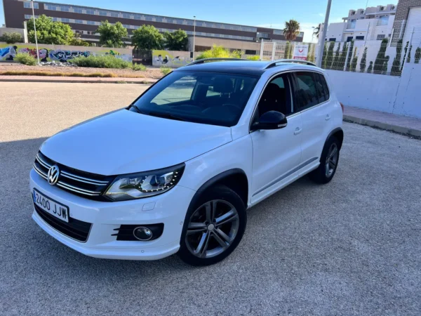 2016 Volkswagen Tiguan 2.0TDI BMT - Image 2