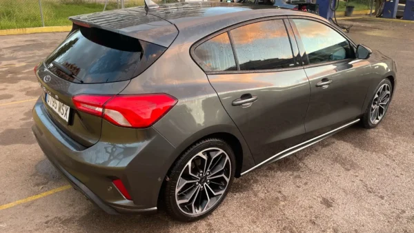 2018 Ford Focus 1.5TDCi ST-Line - Image 3