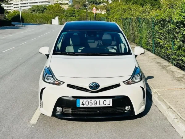 2019 Toyota Prius+ Hybrid Executive - Image 2