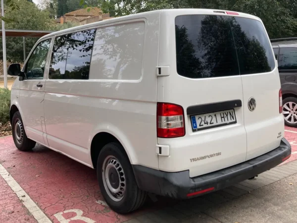 2014 Volkswagen Transporter 2.0TDI BMT - Image 2