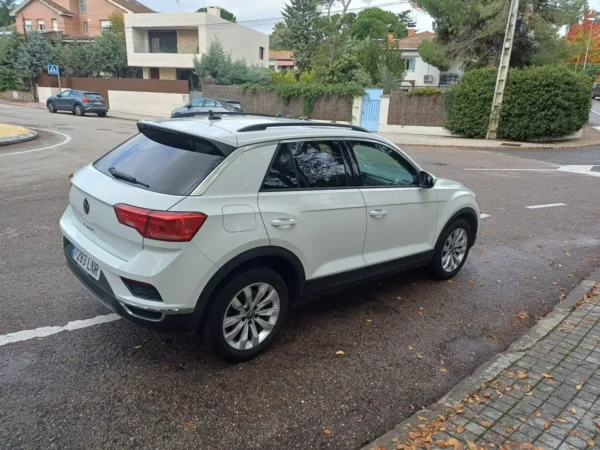 2021 Volkswagen T-Roc 2.0TDI Advance - Image 4