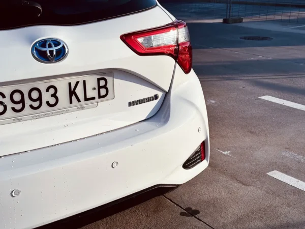 2018 Toyota Yaris Active 10 Hybrid - Image 6