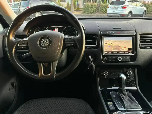 2015 Volkswagen Touareg Touareg 1.5dCi - Image 8