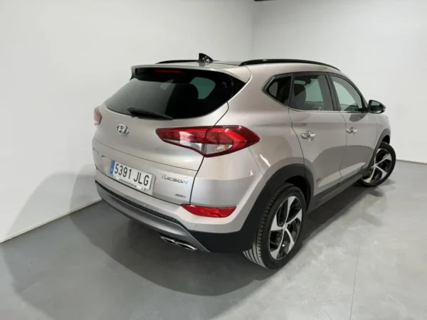 2016 Hyundai Tucson 2.0CRDI Style 4x4 - Image 2