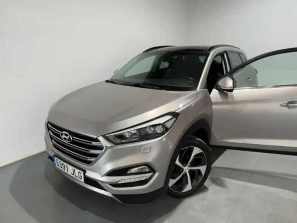 2016 Hyundai Tucson 2.0CRDI Style 4x4 - Image 3