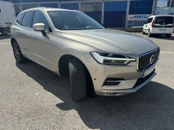 2018 Volvo XC60 D4 Inscription Premium Edition AWD Aut - Image 3